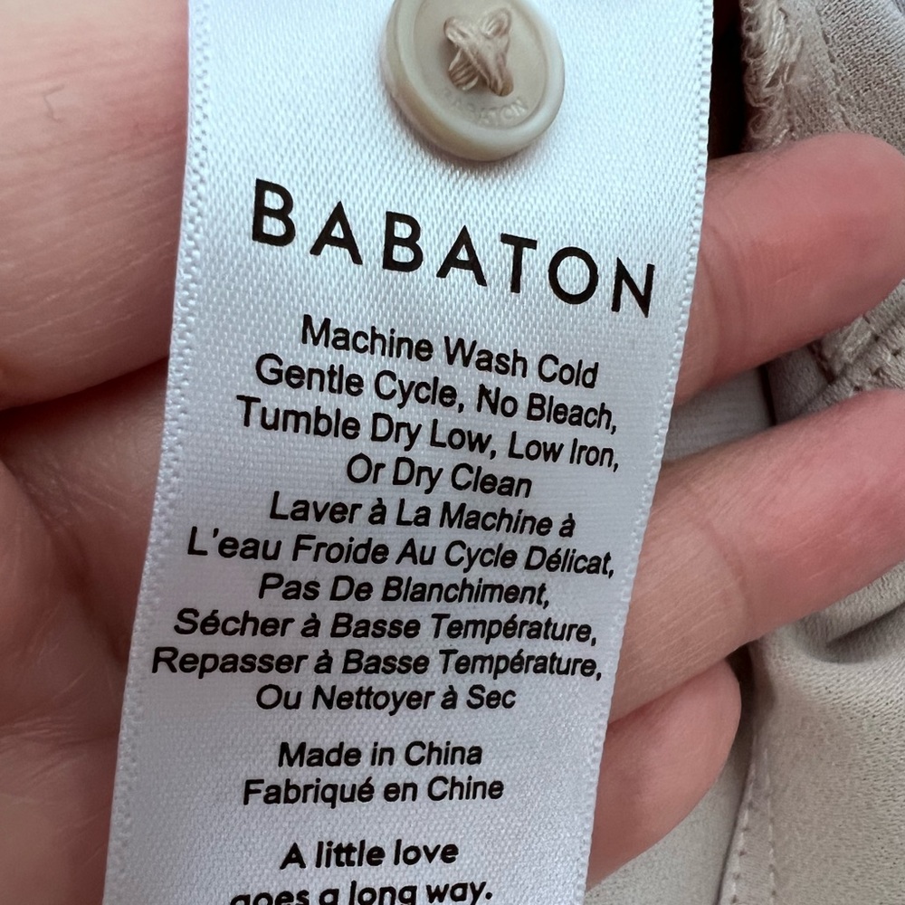 ARITZIA BABATON | Akira Blouse V Neck Button Up size small - Picture 9 of 9